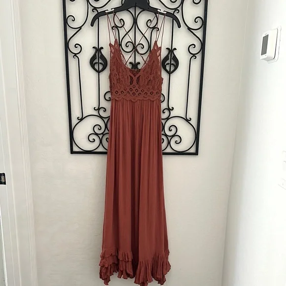 FREE PEOPLE Adella Lace Bralette Crinkle Lined Maxi Dress in Copper Brown Sz S. - Picture 3 of 16